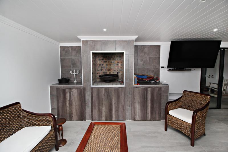 5 Bedroom Property for Sale in Fraaiuitsig Western Cape